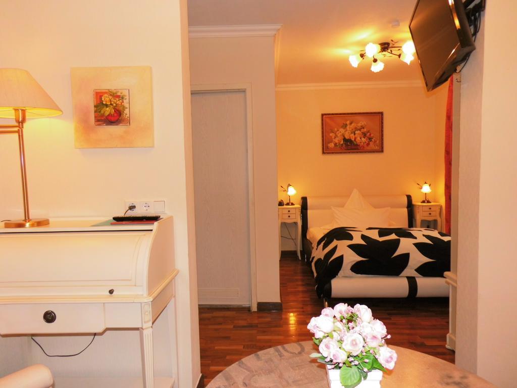 برلين Aparthotel Guzulka & Restaurant المظهر الخارجي الصورة